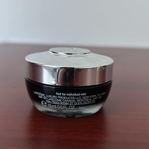 LancômeAdvanced Génifique Wrinkle & Dark Circle Eye Cream 15ml - Picture 2 of 5